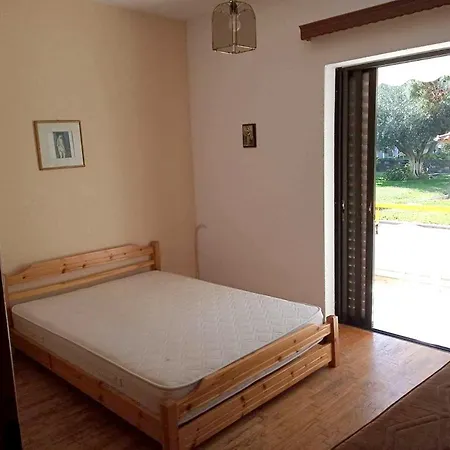 Appartement With One Bedroom In With Wonderful Sea View Furnished Terrace And Wifi Chaniotis